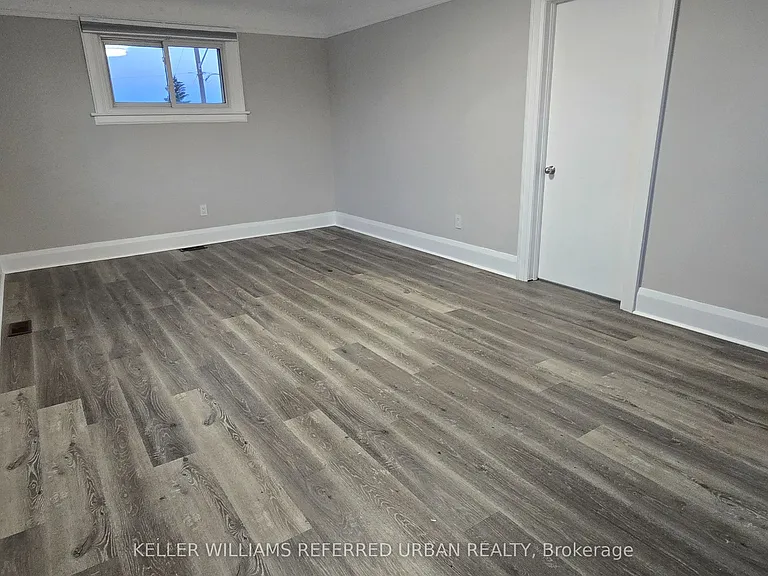 399 King St W — Photo 11