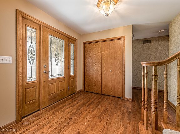 3rd image of 1813 Harcourt Dr