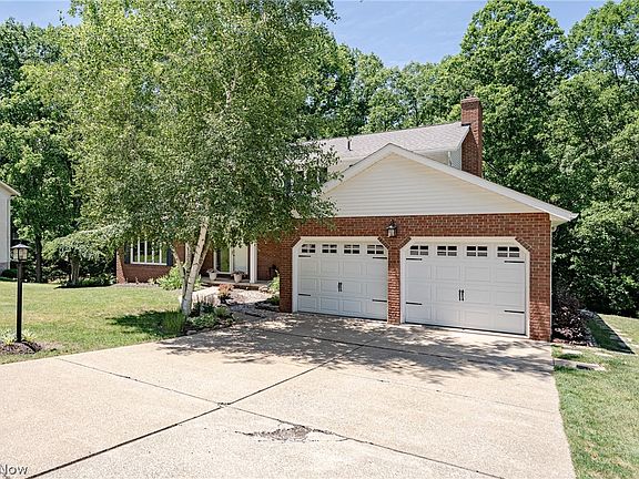 3rd image of 8515 Scenicridge Ave NW