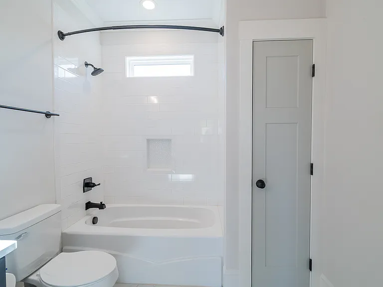 1005 State St — Photo 34