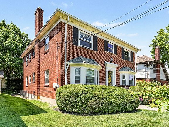 3rd image of 909 Ellison Ave