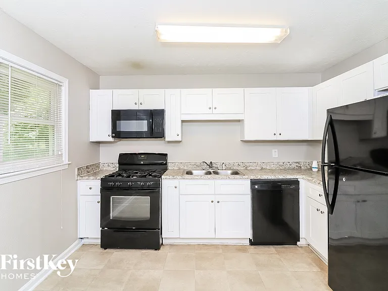 4008 Jody Cir — Photo 8