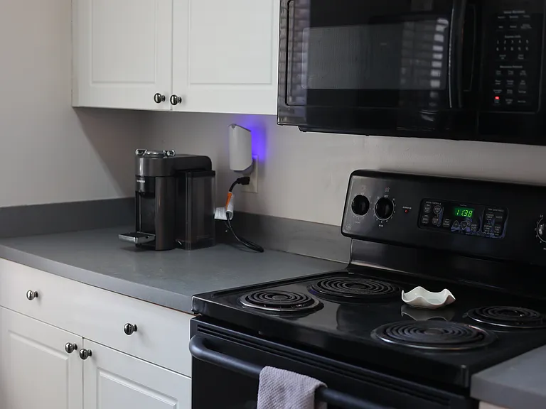 2405 Bay Harbor Dr — Photo 3