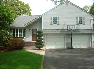125 Arnot Place, PARAMUS, NJ 07652