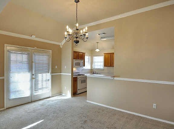 5th image of 3625 Stockton Dr