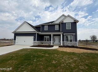 1407 Thomas Ln, Waterville, OH 43566