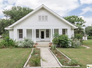 259 Davis Ave, Goliad, TX 77963