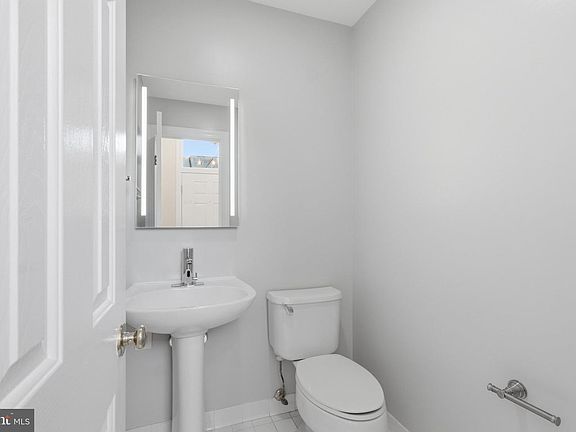 5th image of 1813 Brentridge St