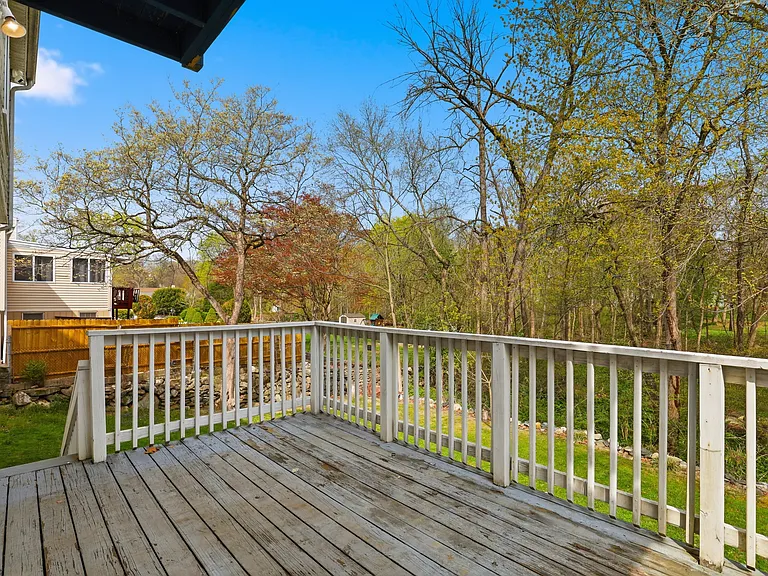 103 Ledge Ln — Photo 14