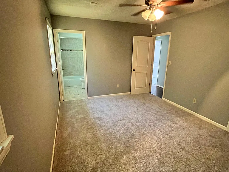 532 Georgia Dr — Photo 2