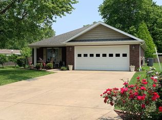 3915 Charlotte Ave, Evansville, IN 47720