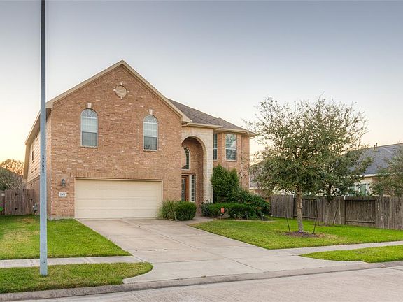 4th image of 2302 Canyon Springs Dr