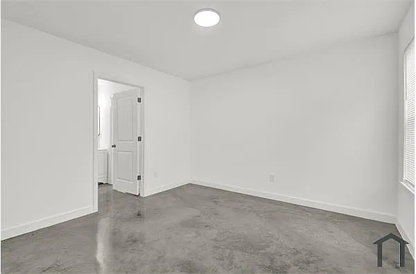Building Photo - 2855 Choctaw Ave