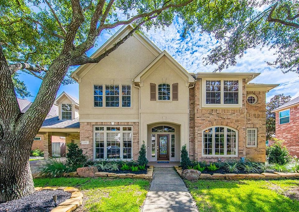 1st image of 21911 Mission Hills Ln
