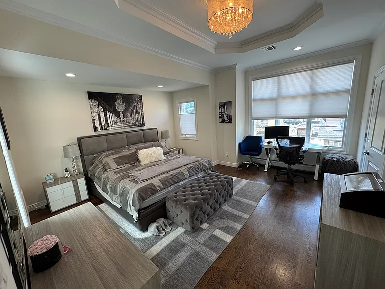 251 Marion Ave — Photo 14