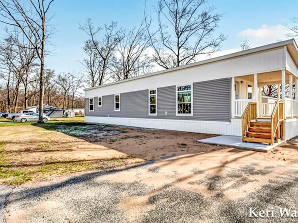 2504 Maple Rd, Twin Lake, MI 49457