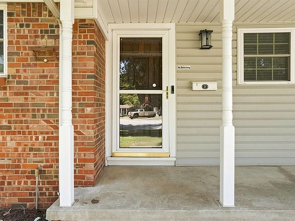 3rd image of 4513 S Zenith Ave