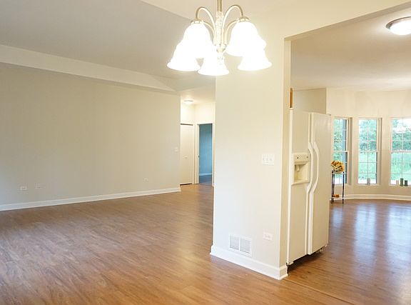 4th image of 3723 Willow Crest Dr
