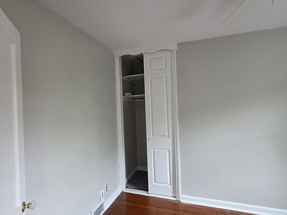 3rd image of 2701 Fair Oaks Ave