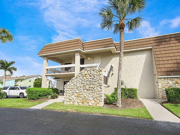 4th image of 881 Panama Ct Unit 302