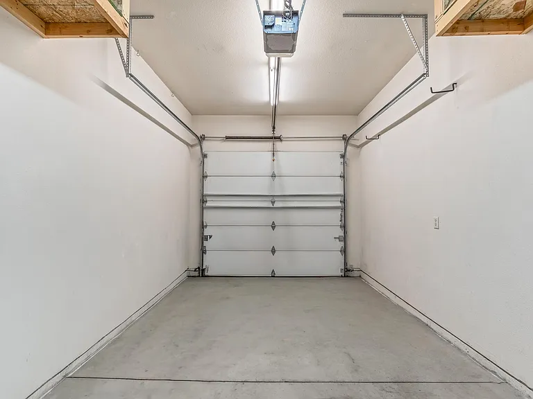 1009 SW Crosscut Ct — Photo 22