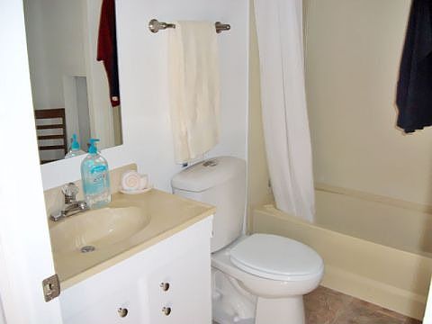 2nd image of 4059 Avenida Del Tura