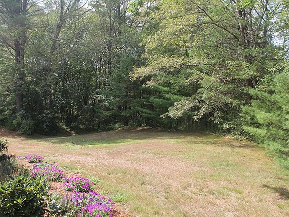 3rd image of 47 Laurelwood Dr