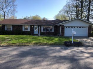 5 Patricia Dr, Fairview Heights, IL 62208