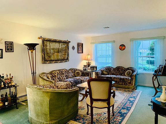 5th image of 45 Canterbury Ln