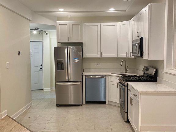 4th image of 7349 N Seeley Ave Unit G
