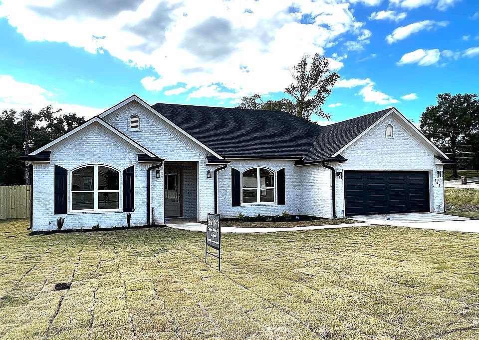 103 Lakeway Lane