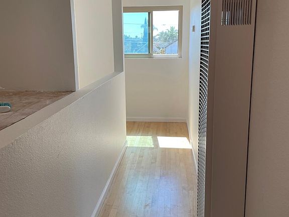 5th image of 3066 31st St