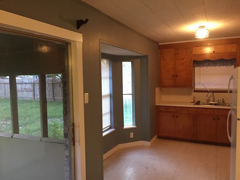 604 E Alexander St — Photo 3