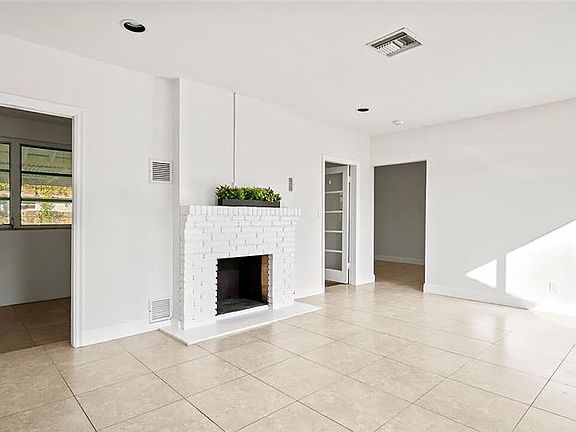 3rd image of 5603 S Olive Ave