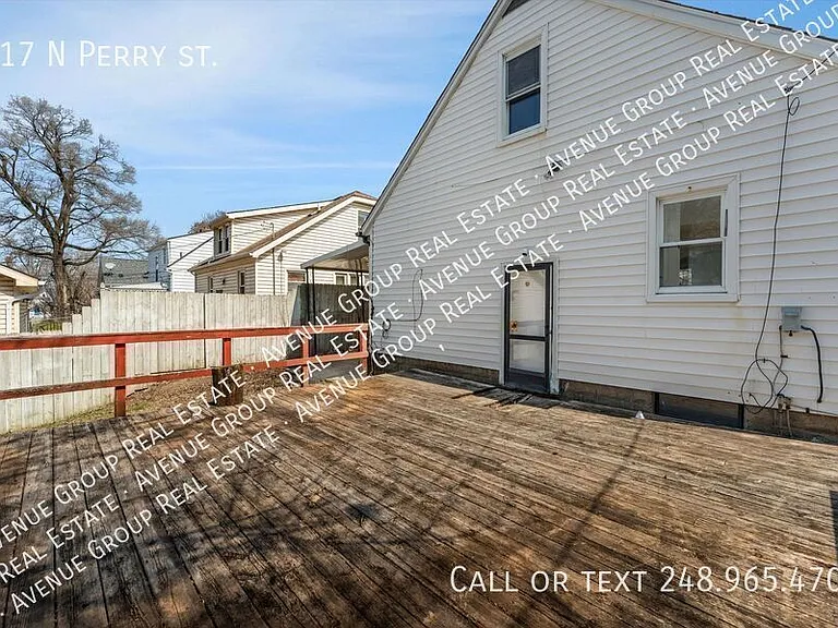 917 N Perry St — Photo 32