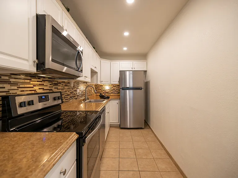 675 N Los Felices Cir W — Photo 4