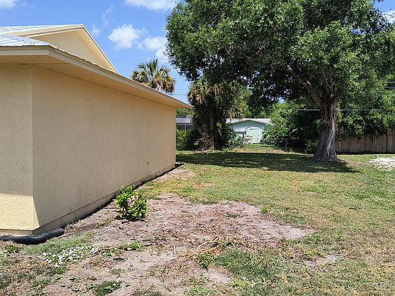 5th image of 7504 Belleair Ave