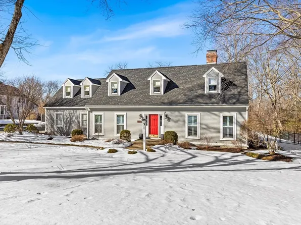1511 Great Pond Rd, North Andover, MA 01845