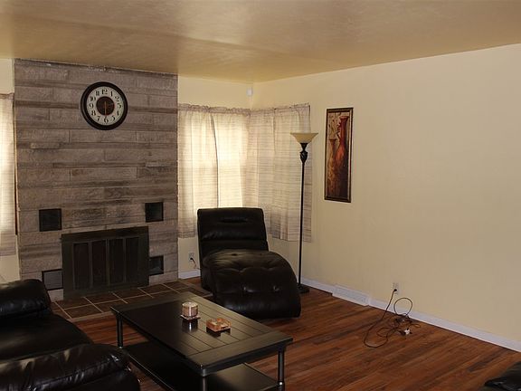 5th image of 1349 Canterbury Dr