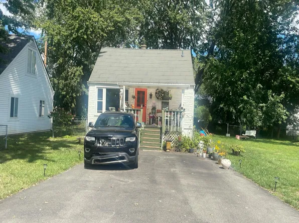 3140 Kenrick St, Keego Harbor, MI 48320