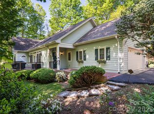 4 Dogwood Glen Cir, Etowah, NC 28729