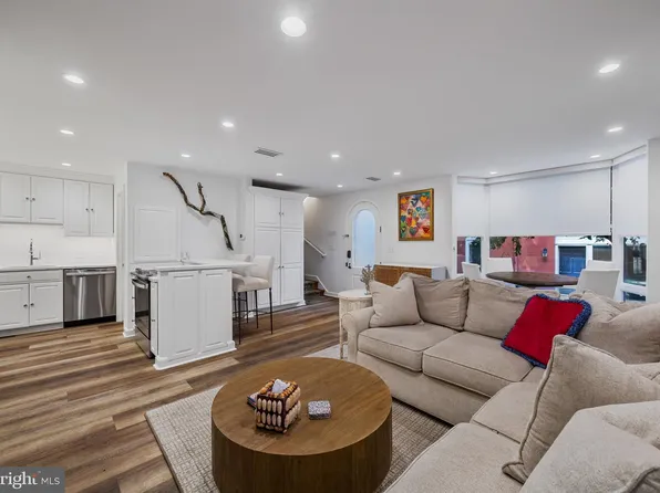 2027 Chancellor St, Philadelphia, PA 19103