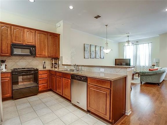 4th image of 4121 McKinney Ave APT 42