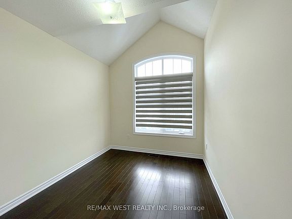 5th image of 26 Farooq Blvd