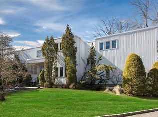 95 Donald Dr, New Rochelle, NY 10804