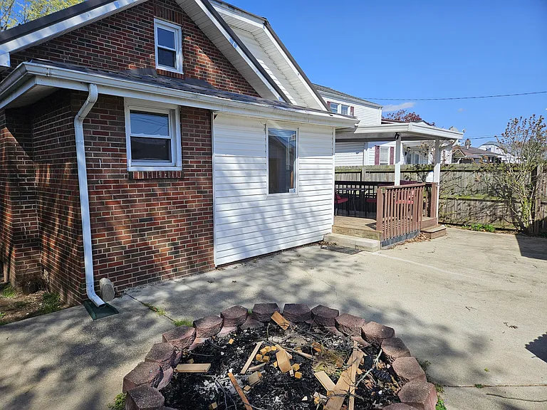 1417 W Virginia Ave — Photo 3