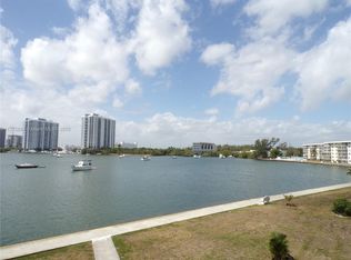 2920 Point East Dr APT N307, Aventura, FL 33160
