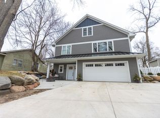 420 Paddington Rd, Willernie, MN 55090