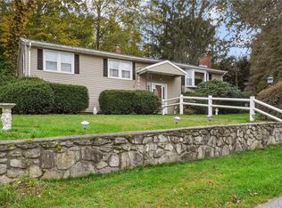 1 Celona Dr, Johnston, RI 02919