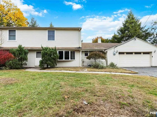 366 Spring Valley Rd, Paramus, NJ 07652